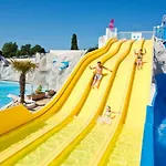 Campsite Les Charmettes-mobile 4*