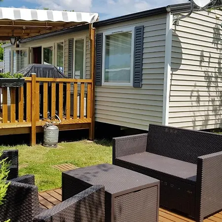 Campsite Les Charmettes-mobile 4*