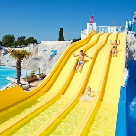 Camping Les Charmettes-mobile 4*